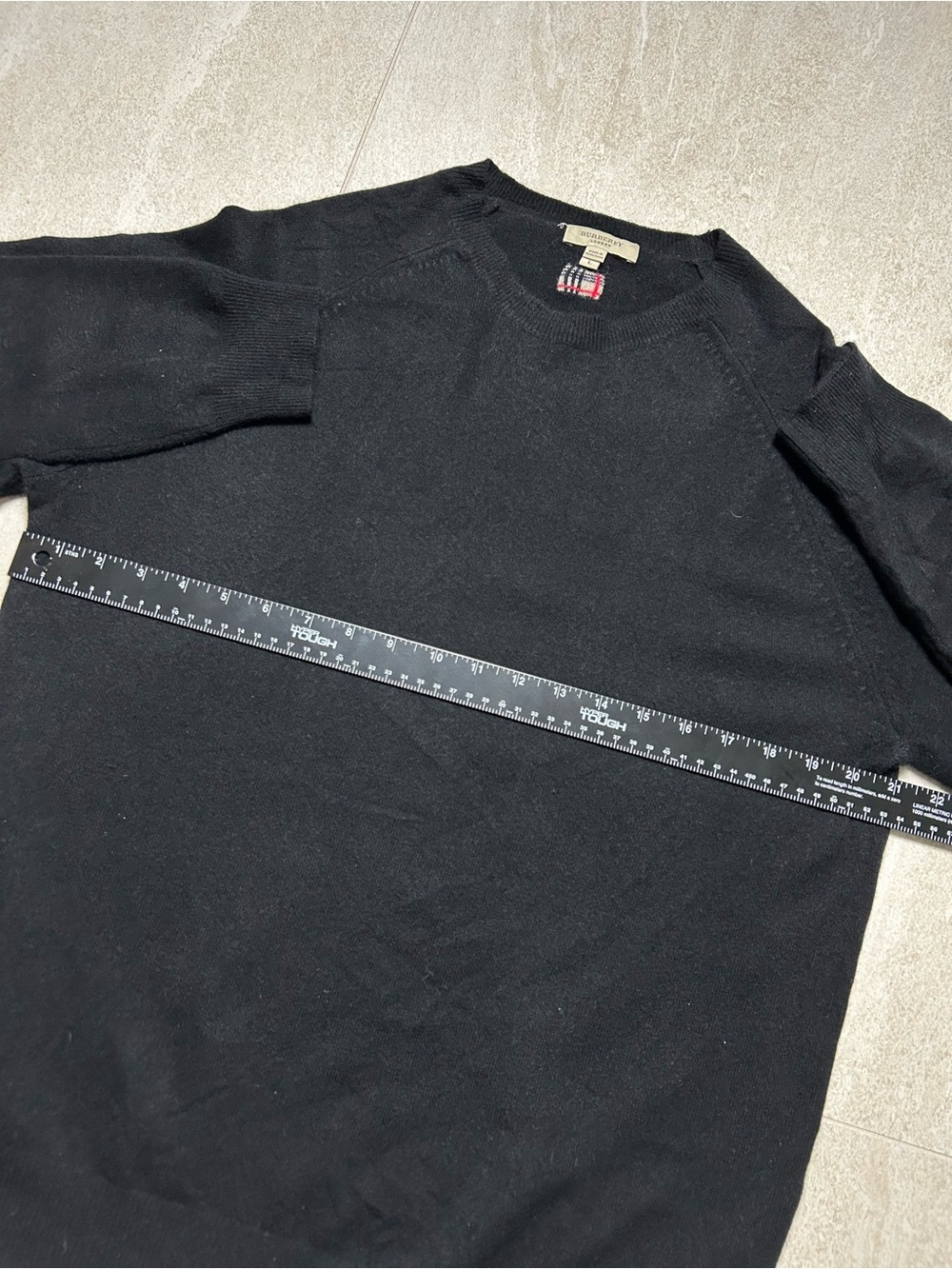 BURBERRY LONDON NOVA CHECK CASHMERE SWEATER SIZE LARGE - Picture 7 of 8